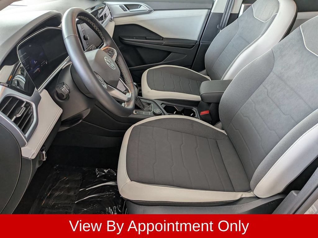 Used 2025 Volkswagen Taos SE AWD/4WD image 20