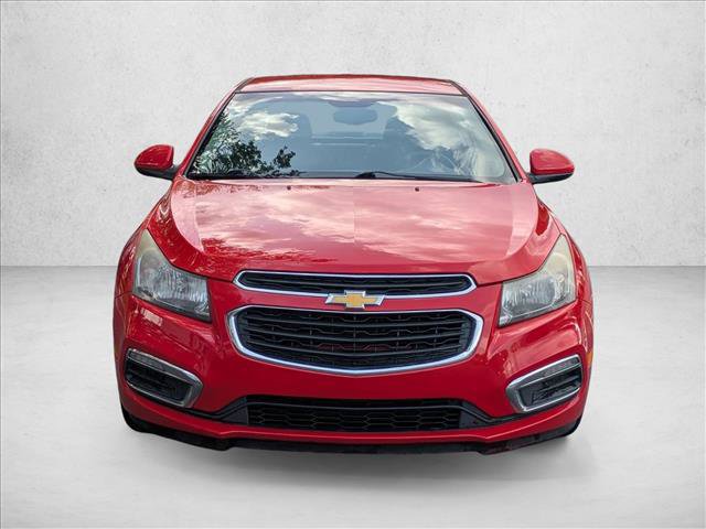 Used 2015 Chevrolet Cruze LT w/ Technology Package FWD image 2