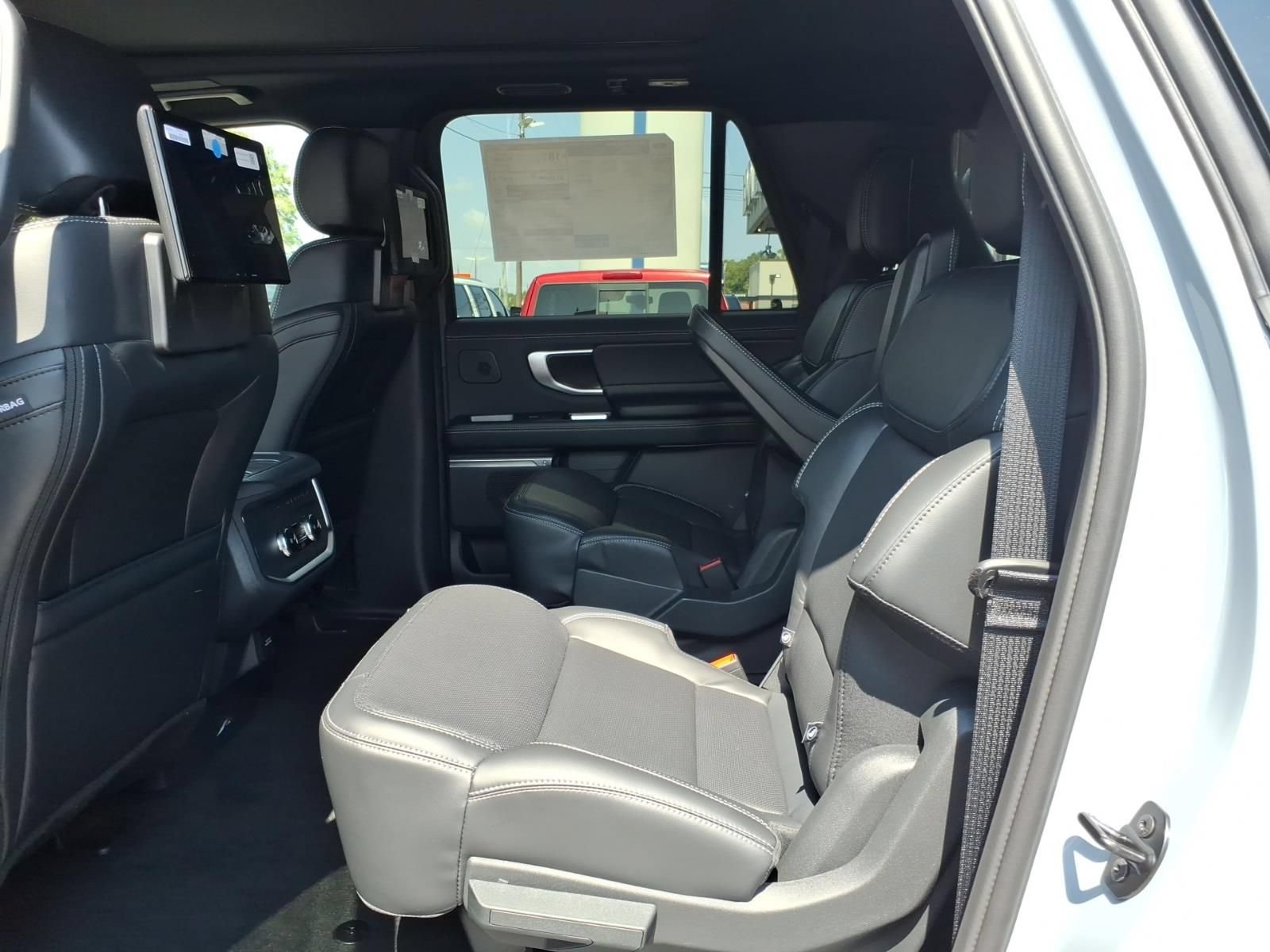 New 2027 Ford Expedition Max Platinum w/ Stealth Appearance Package RWD image 12