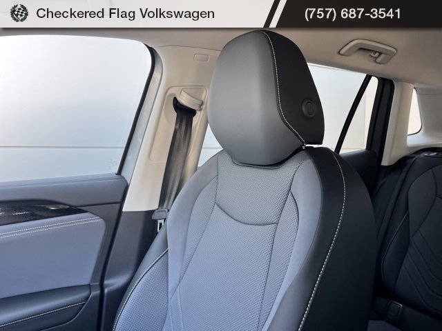 New 2025 Volkswagen Tiguan SE image 44