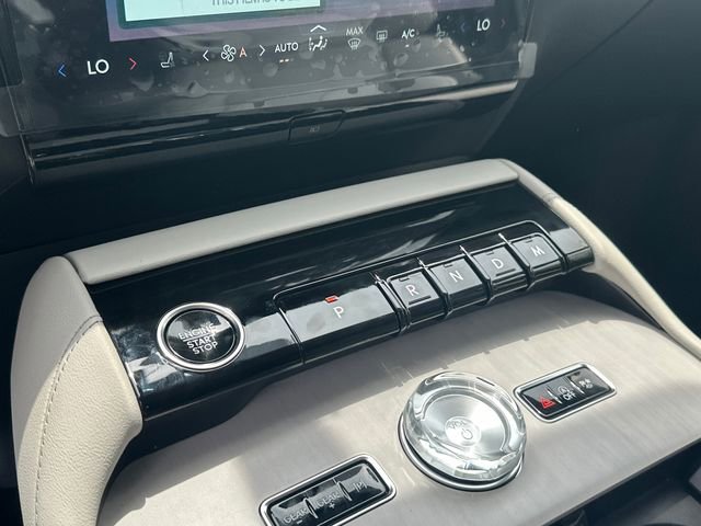 New 2026 Lincoln Navigator L Premier AWD/4WD image 28