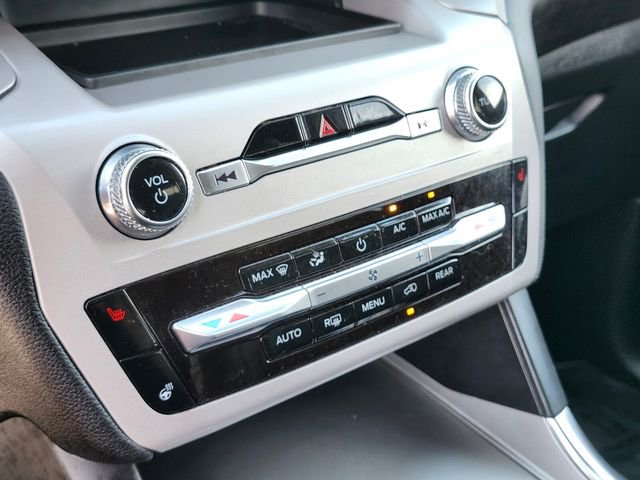 Certified 2022 Ford Explorer XLT w/ Equipment Group 202A AWD/4WD image 25