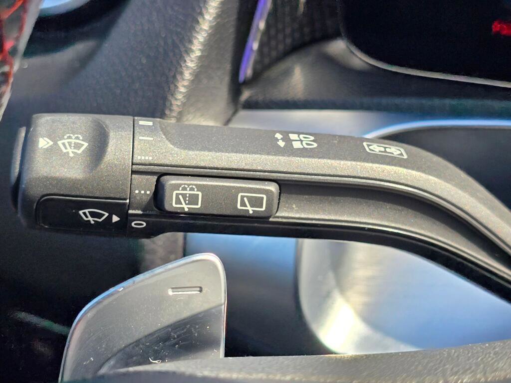 Used 2023 Mercedes-Benz EQB 300 4MATIC image 41