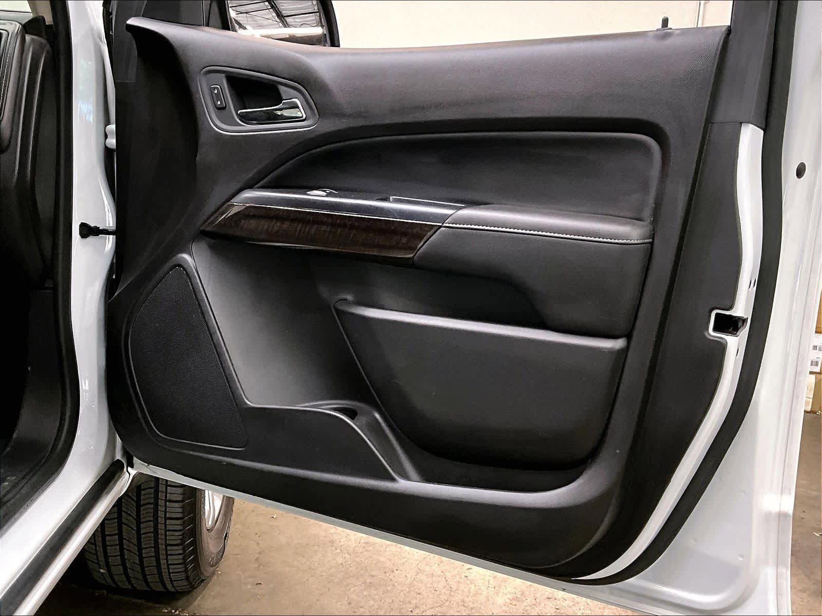 Used 2016 GMC Canyon SLT w/ Driver Alert Package image 25