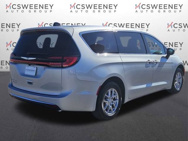 New 2026 Chrysler Pacifica Select FWD image 5