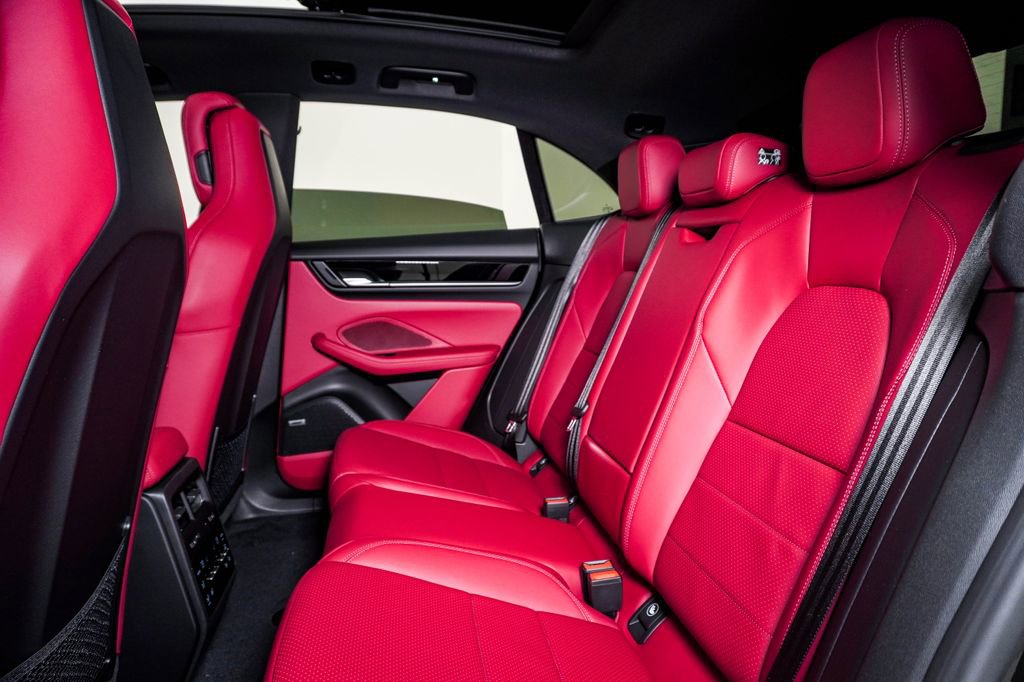 New 2026 Porsche Macan 4 Electric AWD/4WD image 17