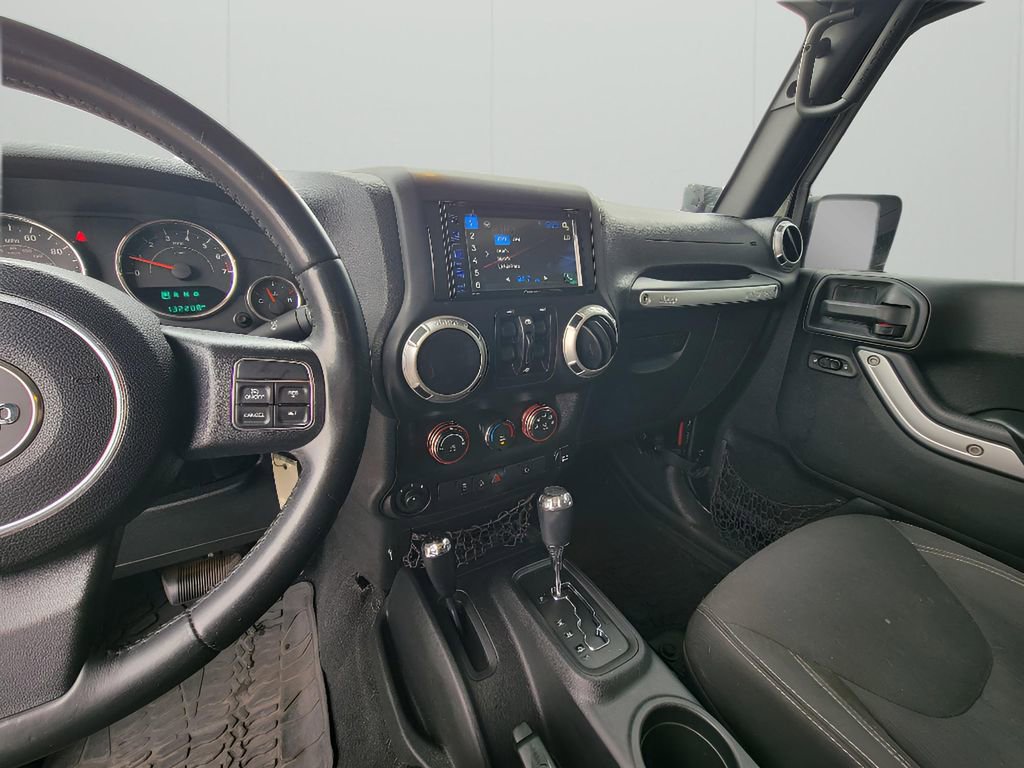 Used 2015 Jeep Wrangler Unlimited Sahara w/ Connectivity Group image 16