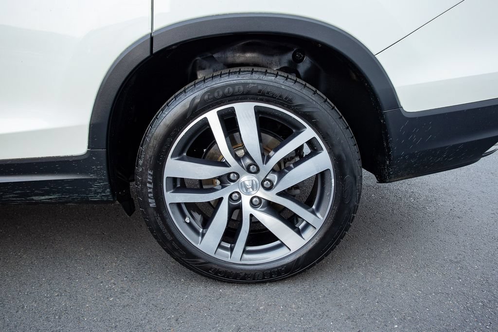 Certified 2017 Honda Pilot Touring image 32