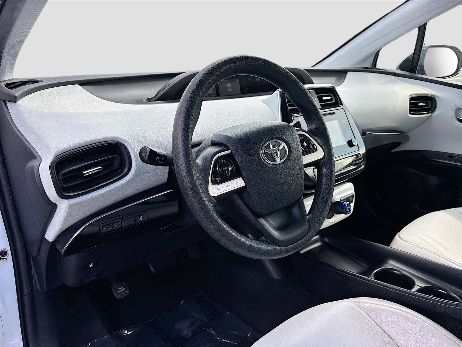 Used 2016 Toyota Prius Two FWD image 19