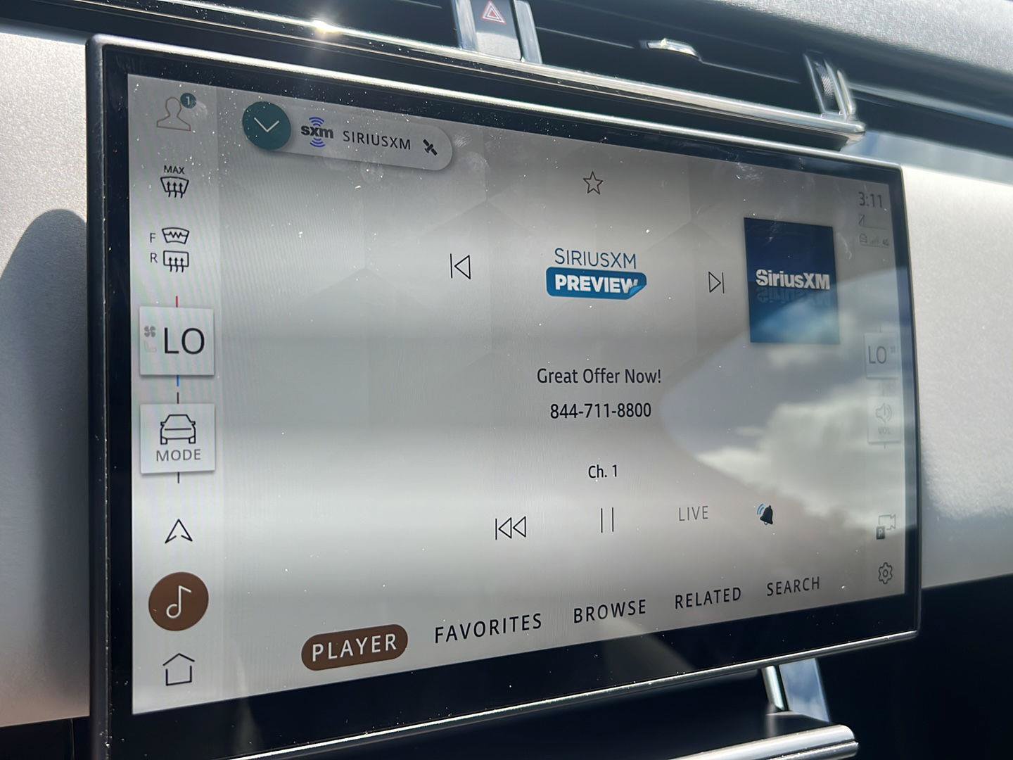 Certified 2024 Land Rover Range Rover Velar Dynamic SE AWD/4WD image 17