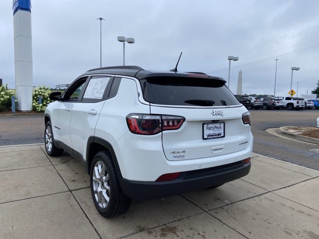Used 2025 Jeep Compass Limited AWD/4WD image 9