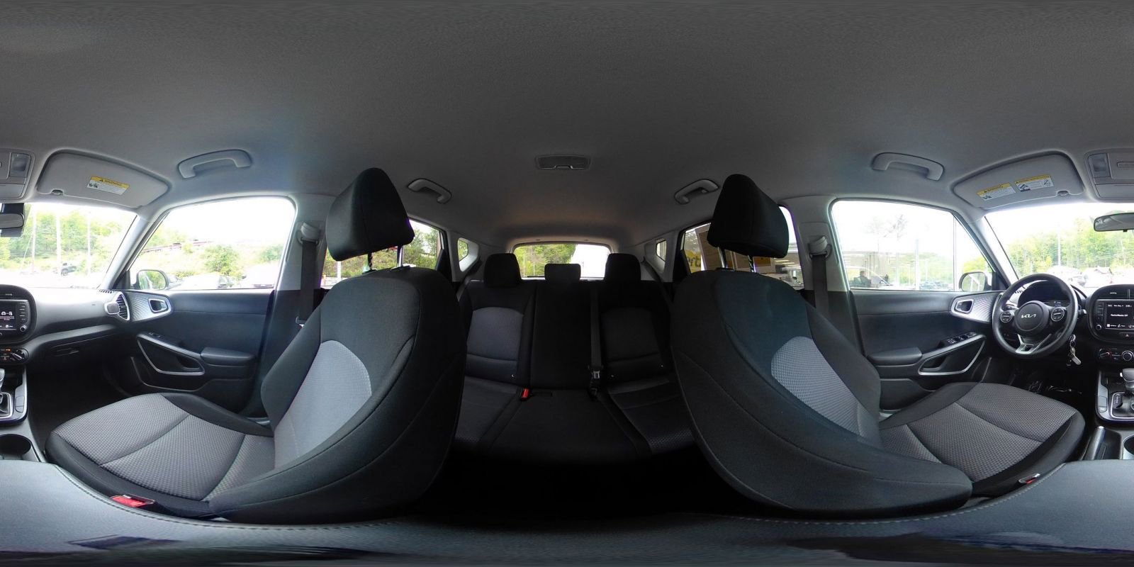 Used 2025 Kia Soul LX w/ LX Technology Package FWD image 40