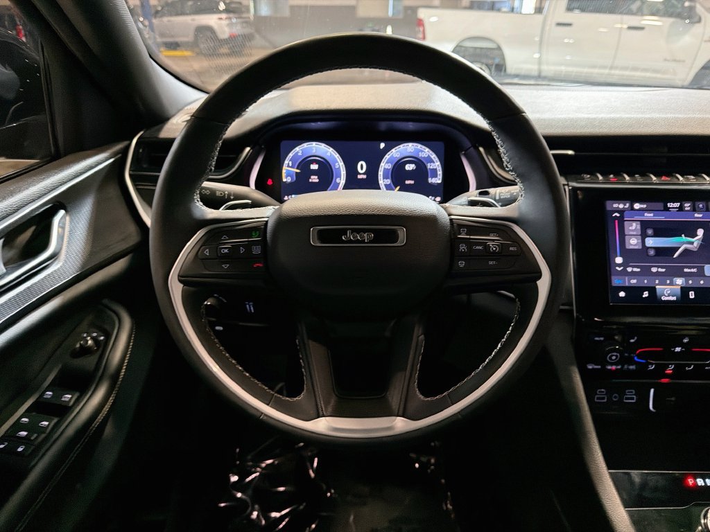 Used 2023 Jeep Grand Cherokee L Laredo AWD/4WD image 22