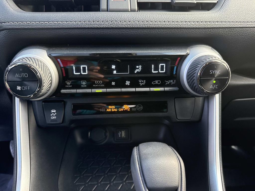 Used 2025 Toyota RAV4 LE image 30