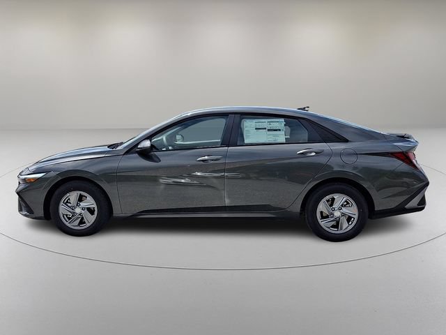 New 2026 Hyundai Elantra SE FWD image 4