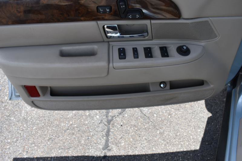 Used 2010 Mercury Grand Marquis LS RWD image 23