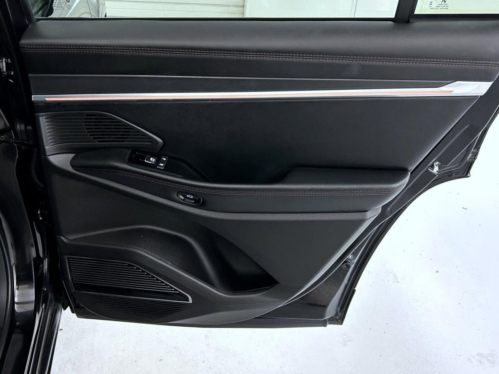 Used 2025 Jeep Wagoneer S Limited image 17