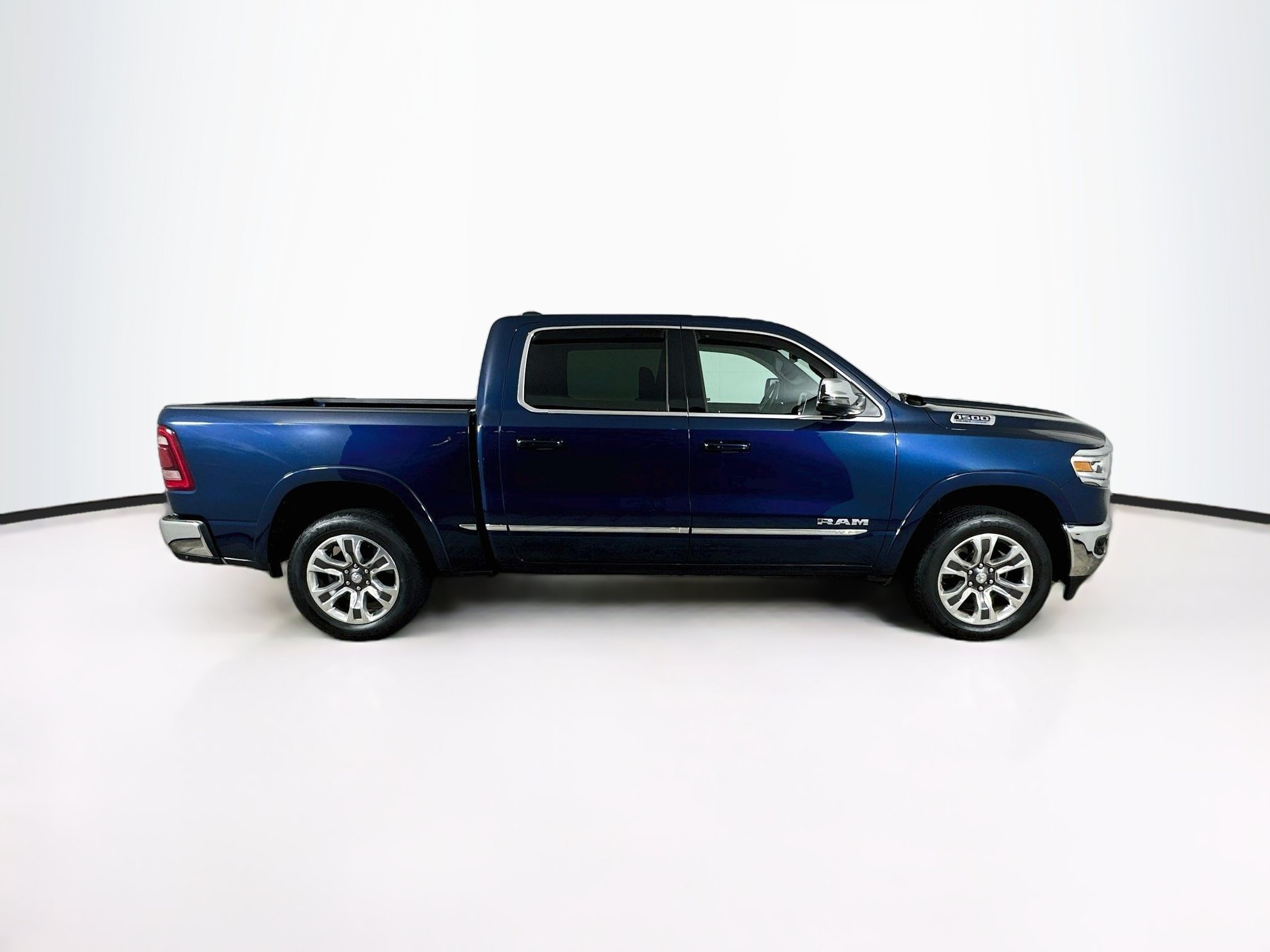 Used 2024 RAM 1500 Limited AWD/4WD image 10