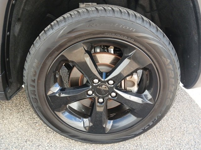 Used 2023 Jeep Grand Cherokee L Laredo image 13