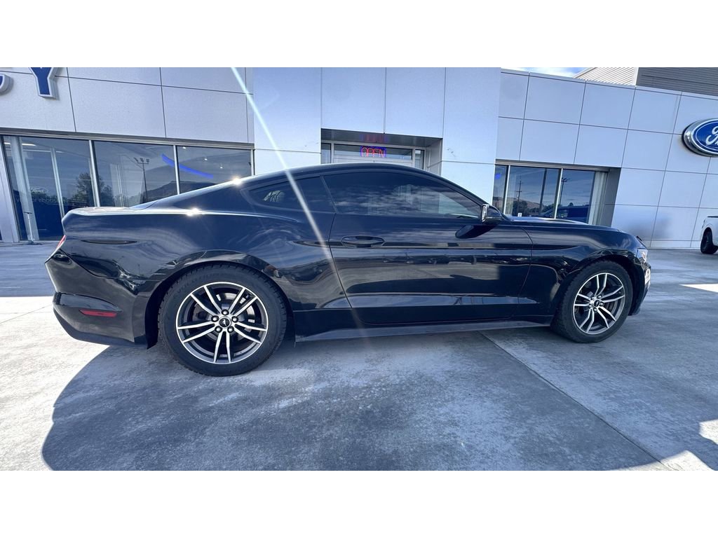 Used 2016 Ford Mustang Premium image 8
