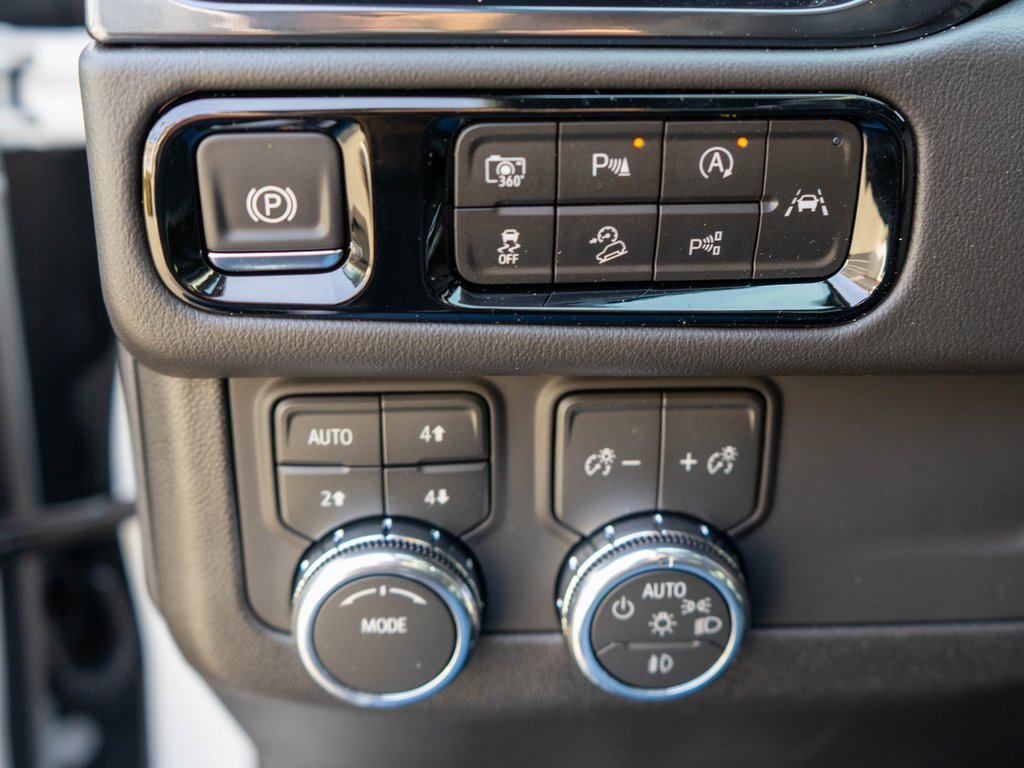 New 2026 GMC Yukon XL AT4 image 21