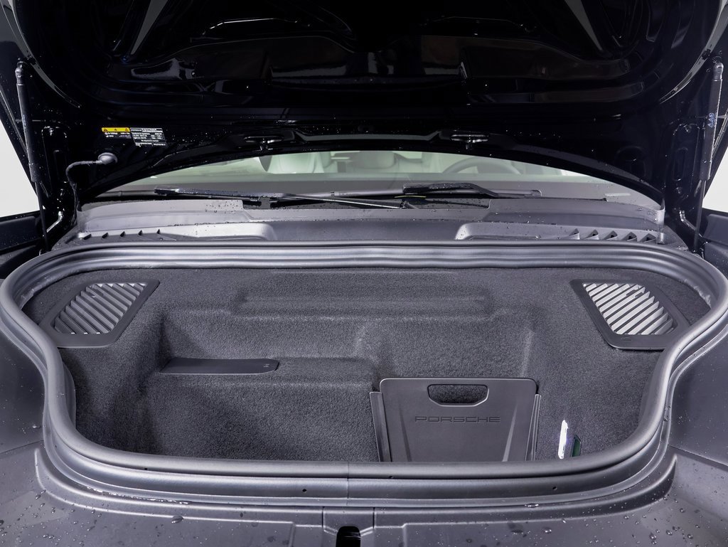 New 2025 Porsche Macan Electric image 15