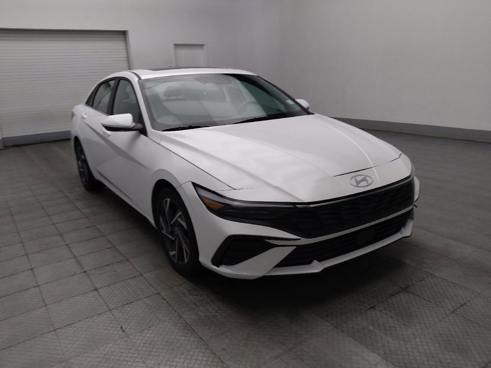 Used 2025 Hyundai Elantra SEL FWD image 13