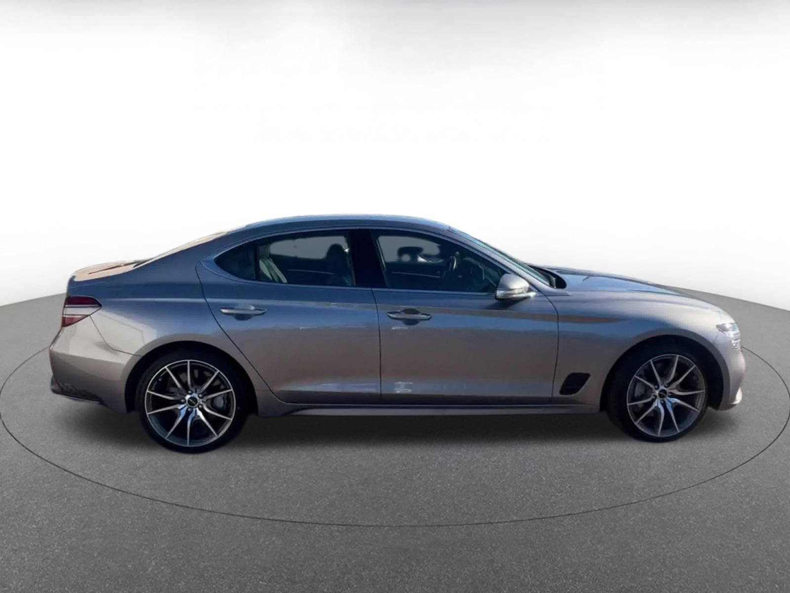 Used 2025 Genesis G70 2.5T image 15