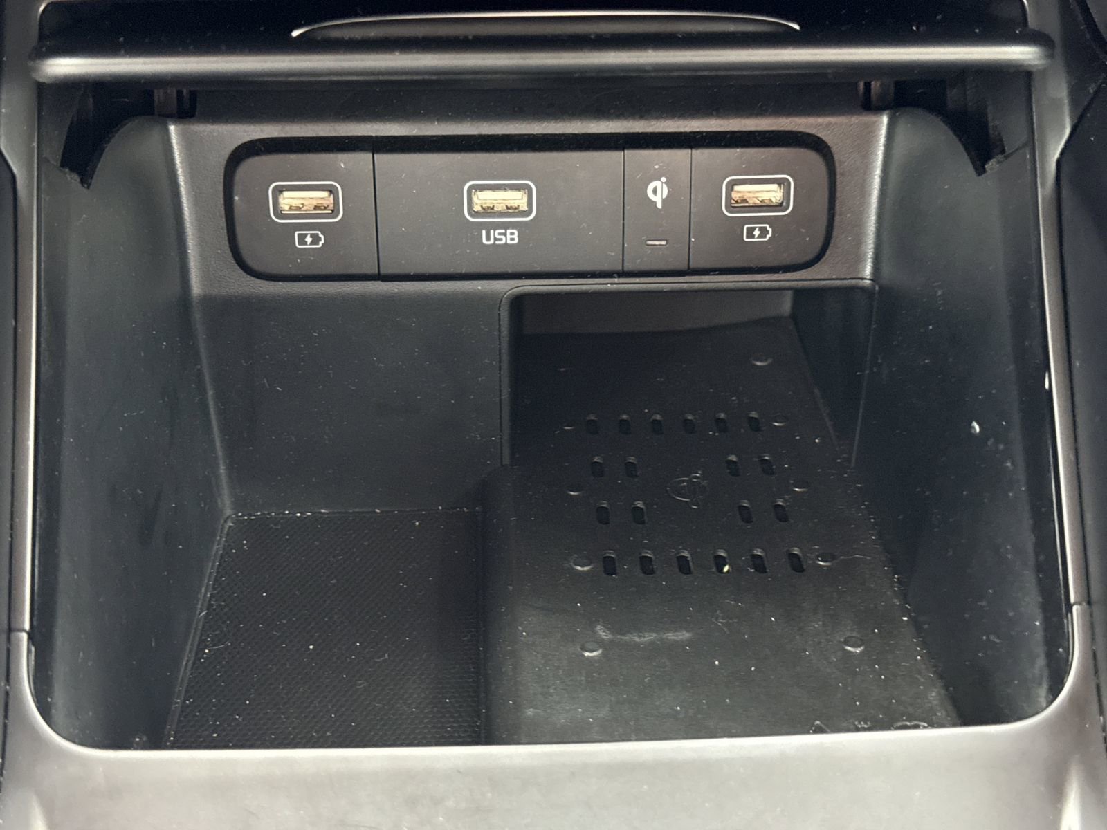 Used 2022 Kia Sorento EX w/ Panoramic Sunroof Package image 33