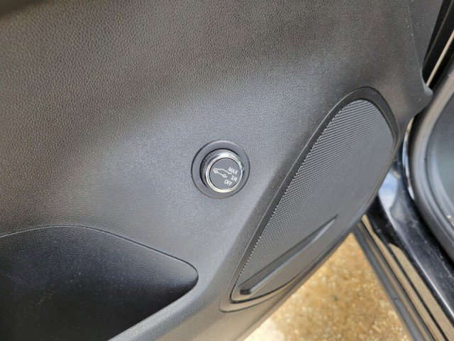 Used 2023 Buick Envision Essence w/ Sport Touring Package image 13