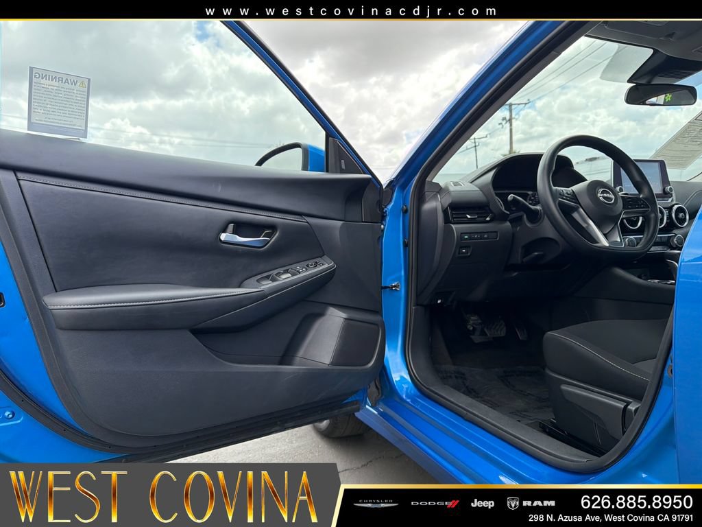 Used 2025 Nissan Sentra SV FWD image 10