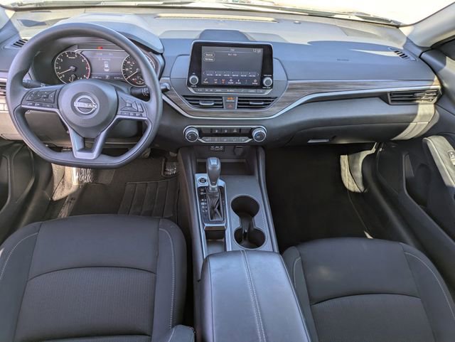 Used 2025 Nissan Altima 2.5 SV image 15