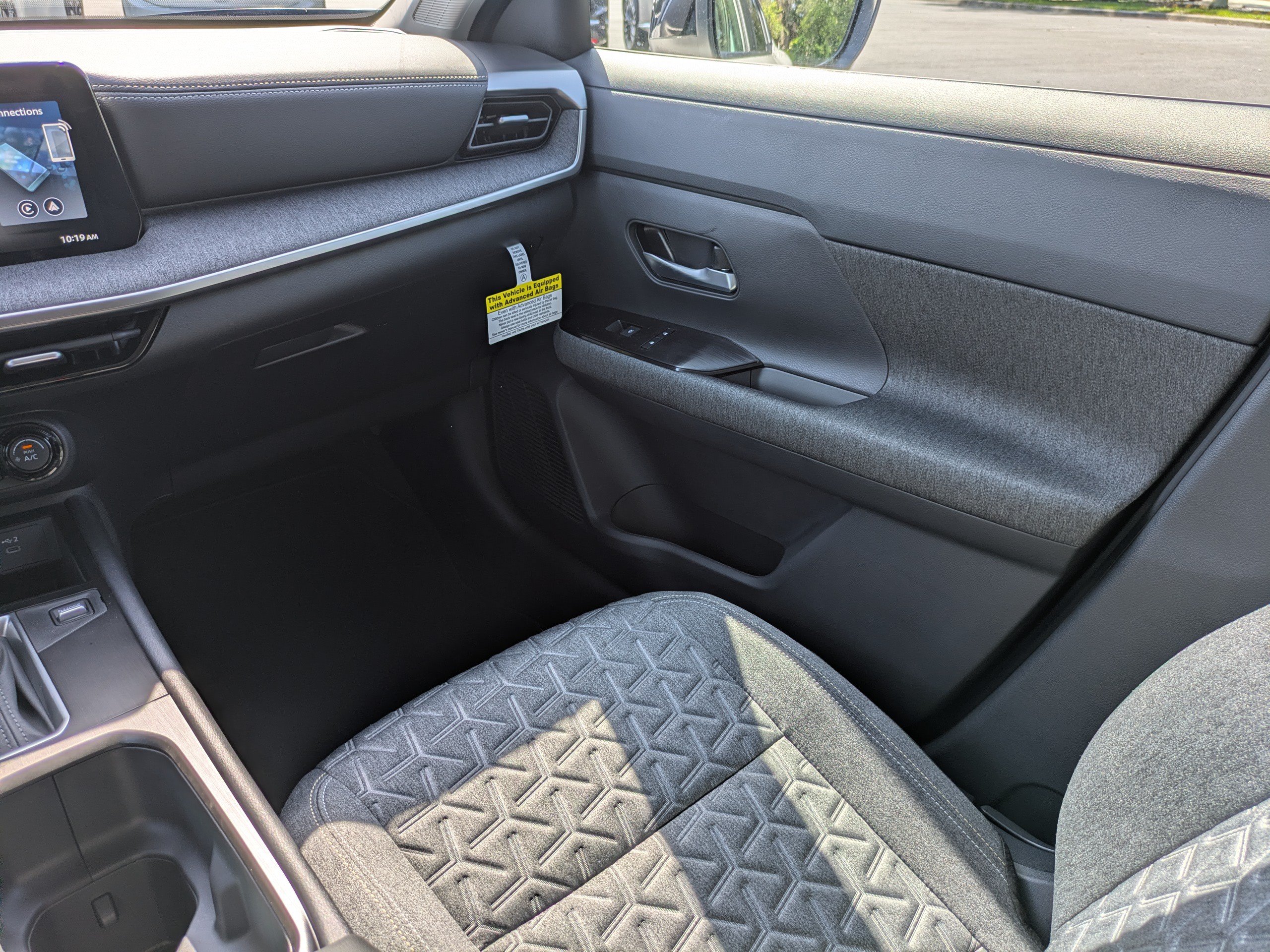 New 2026 Nissan Kicks SV w/ SV Premium Package FWD image 18