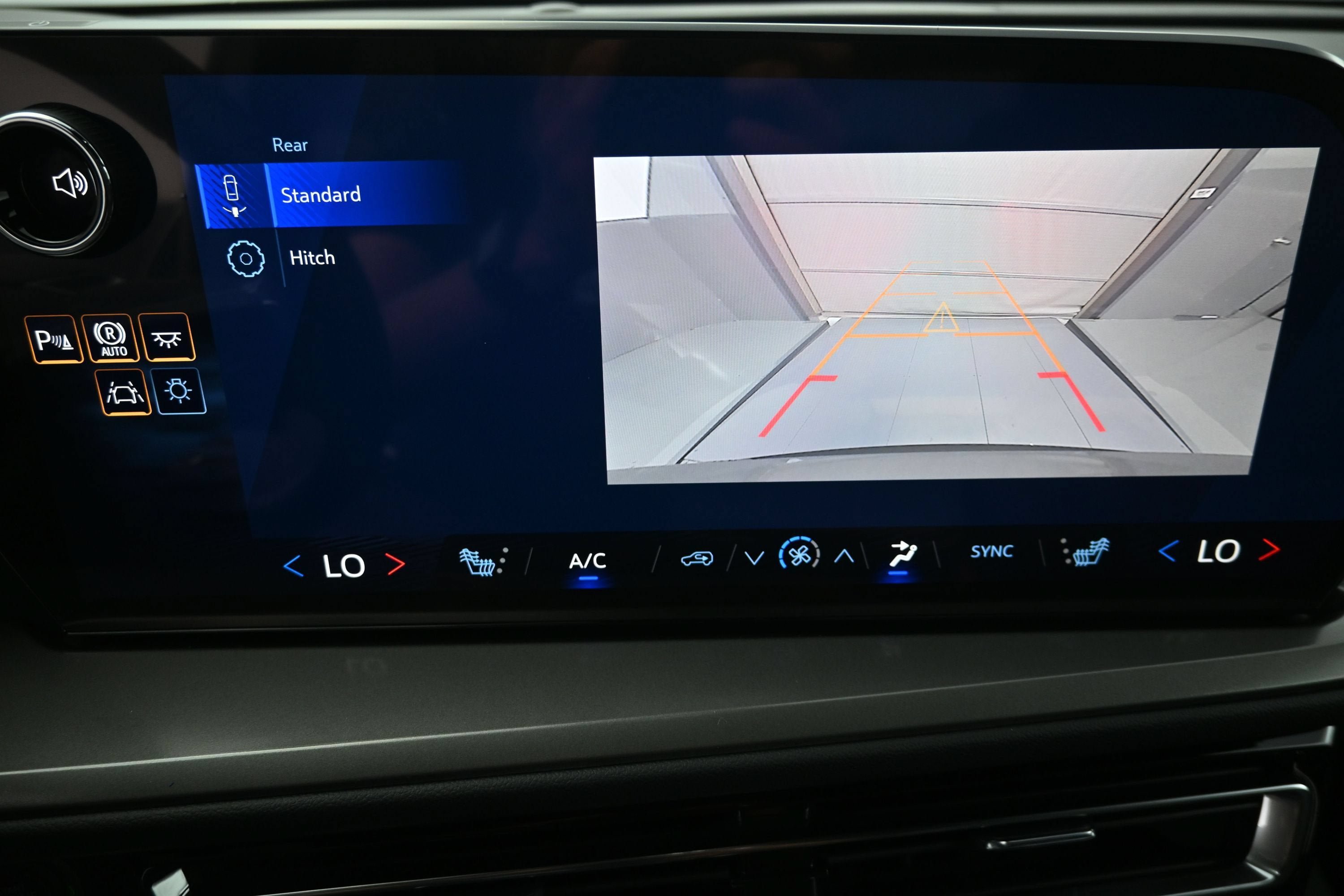 New 2027 Chevrolet Traverse LT w/ Midnight/Sport Edition AWD/4WD image 18