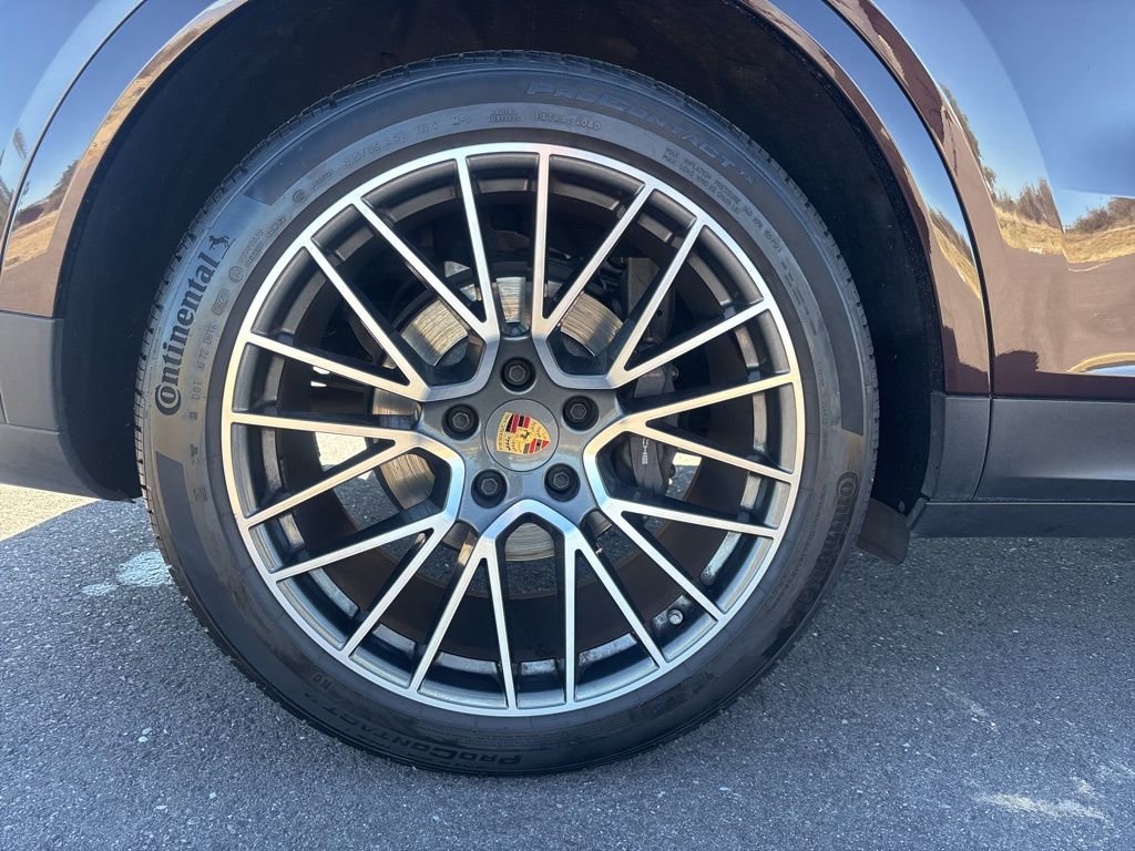 Used 2023 Porsche Cayenne image 32