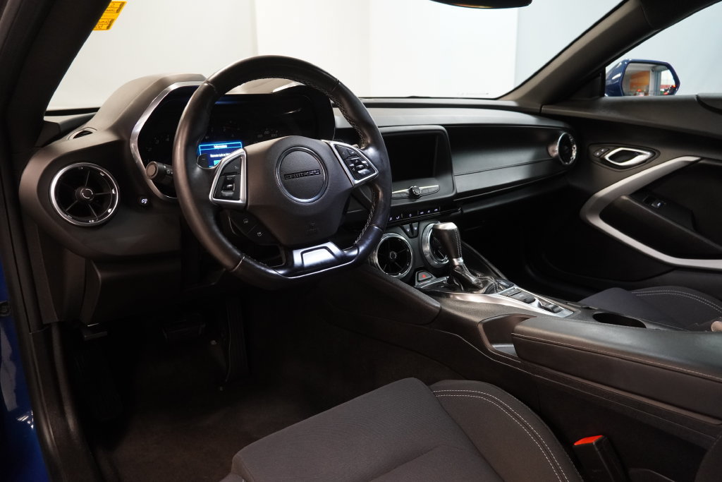 Used 2021 Chevrolet Camaro LT RWD image 5
