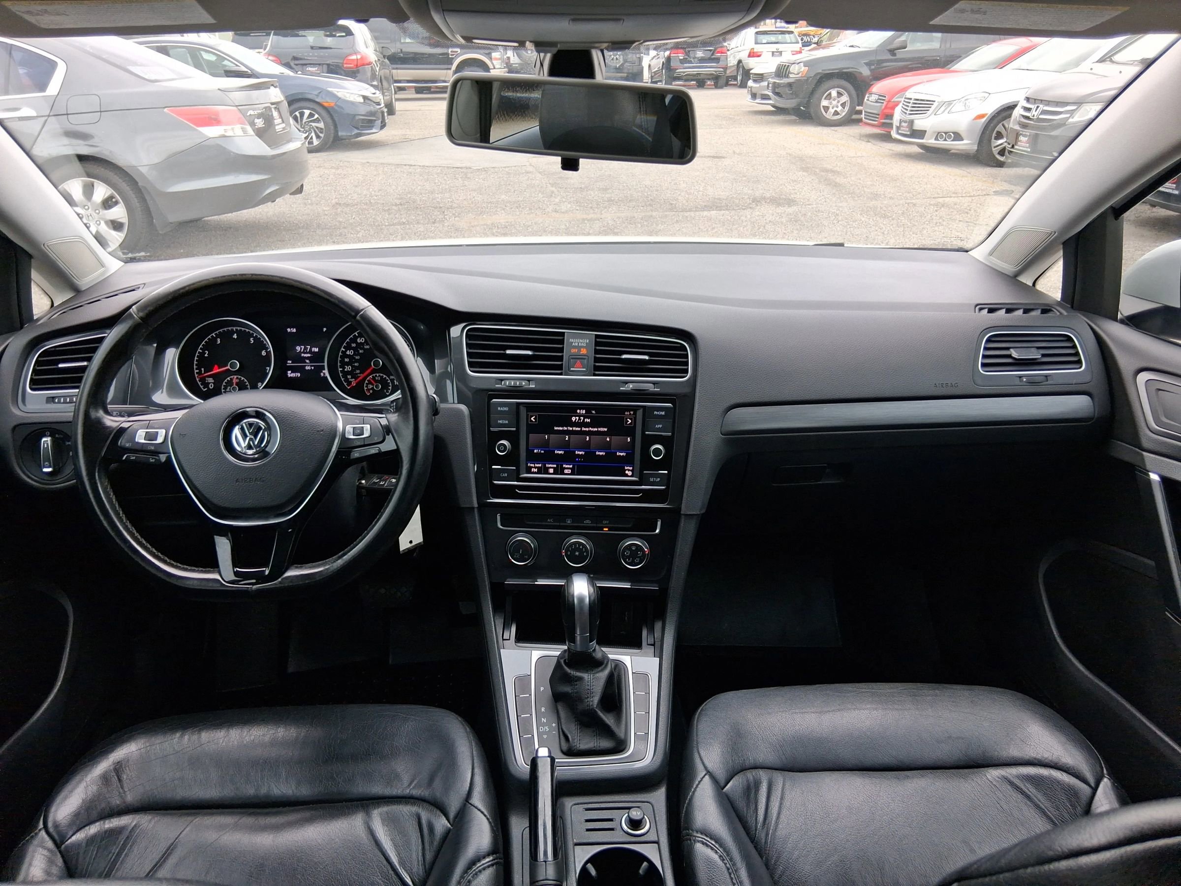 Used 2018 Volkswagen Golf S FWD image 16