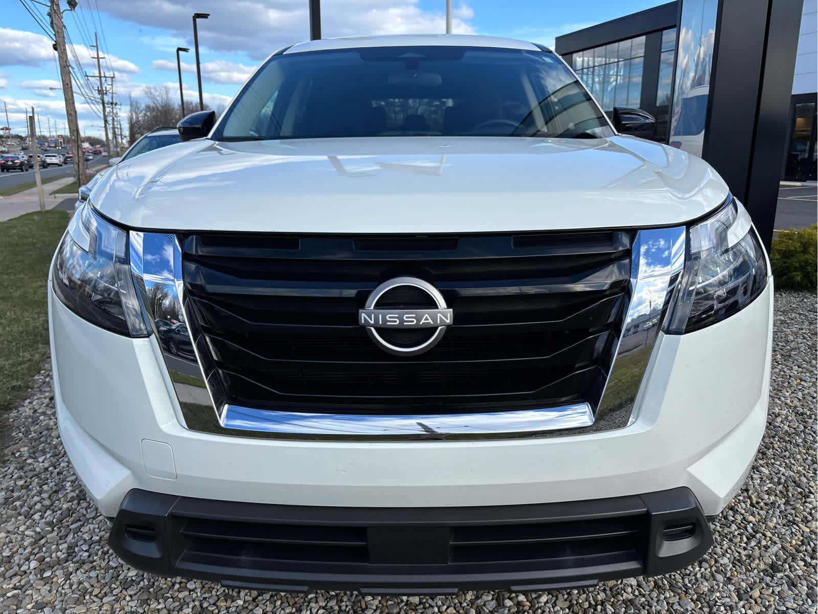 Used 2023 Nissan Pathfinder S AWD/4WD image 4