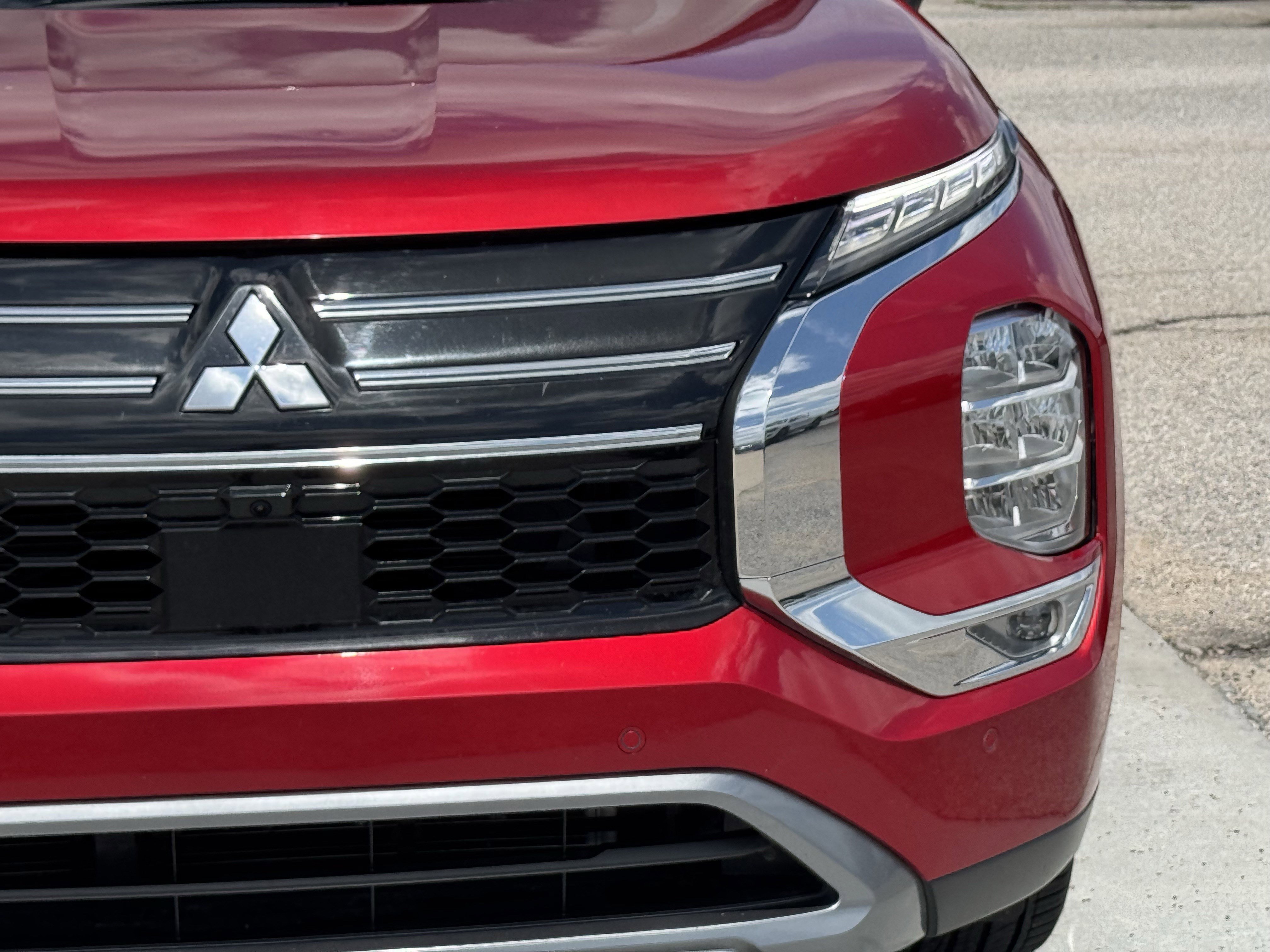 Used 2025 Mitsubishi Outlander SE FWD image 5