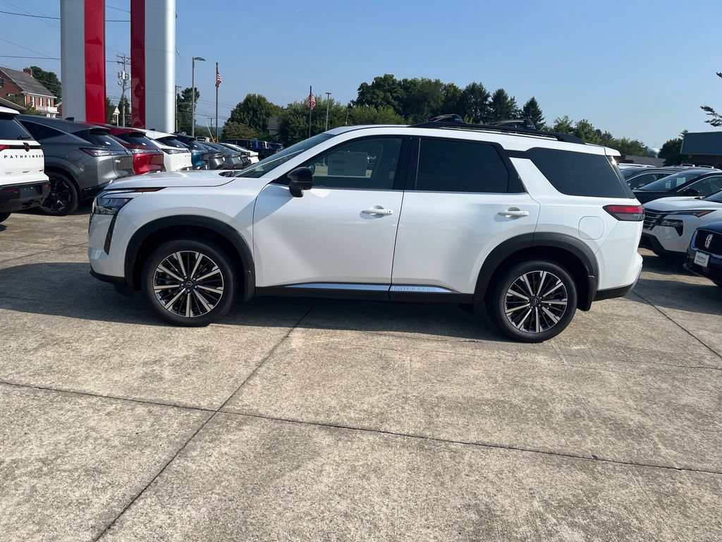 New 2026 Nissan Pathfinder Platinum AWD/4WD image 2