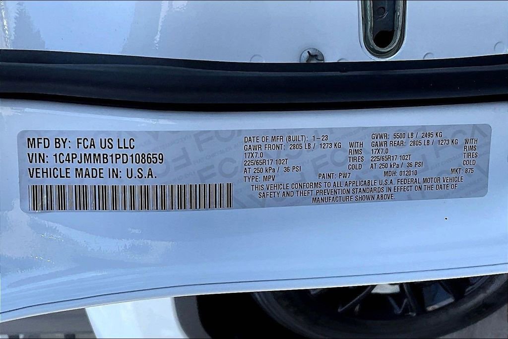 Used 2023 Jeep Cherokee Altitude Lux image 34