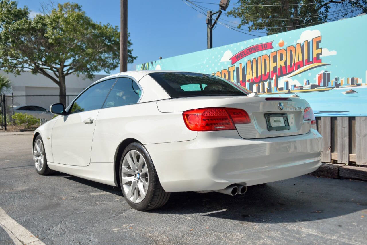 Used 2012 BMW 328i Convertible image 7