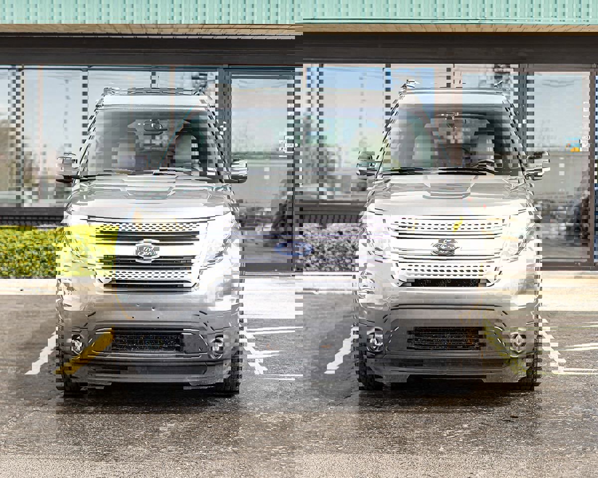 Used 2011 Ford Explorer XLT w/ 202A Rapid Spec Order Code image 2