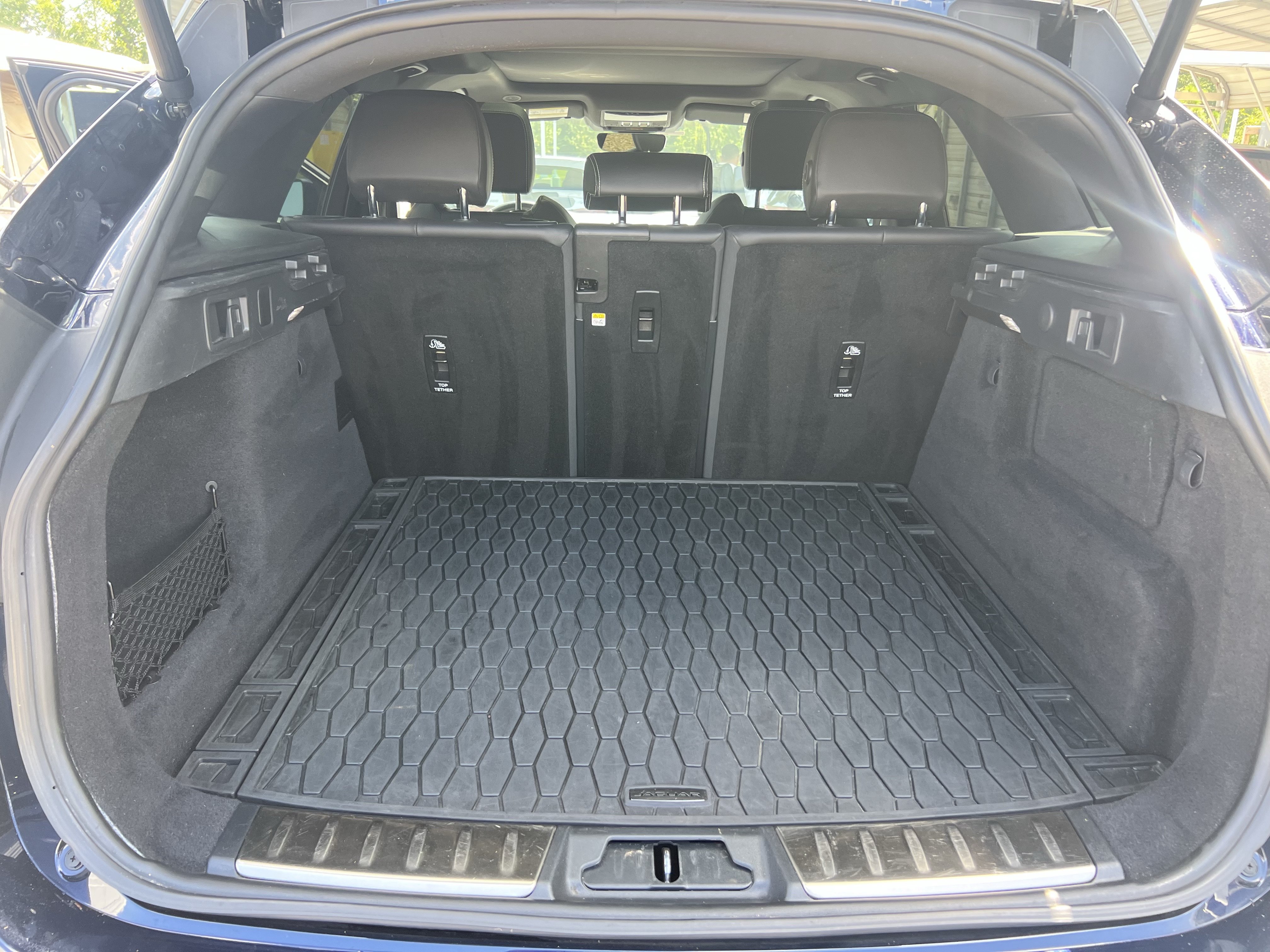 Certified 2023 Jaguar F-PACE R-Dynamic S AWD/4WD image 34