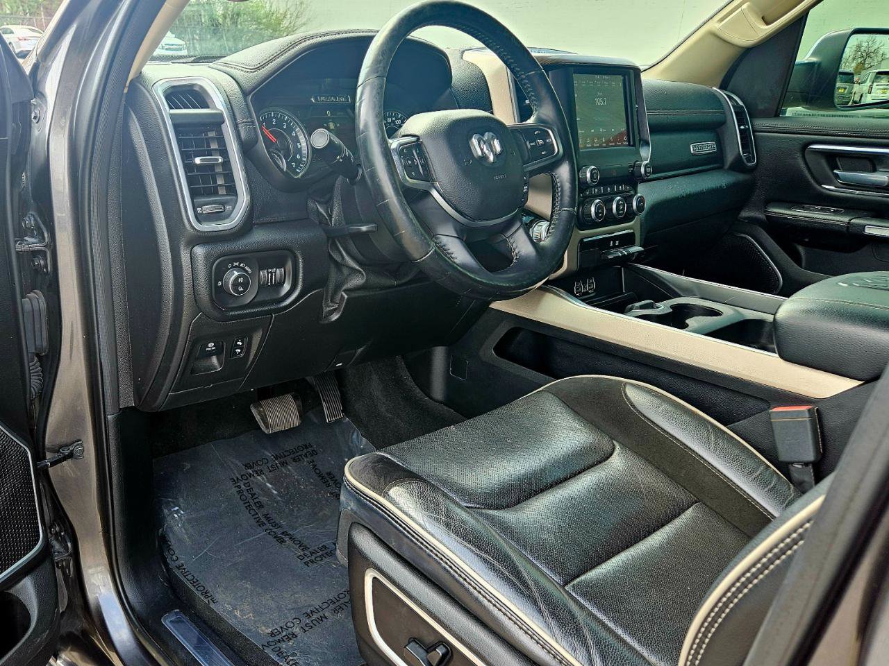Used 2019 RAM 1500 Laramie AWD/4WD image 12