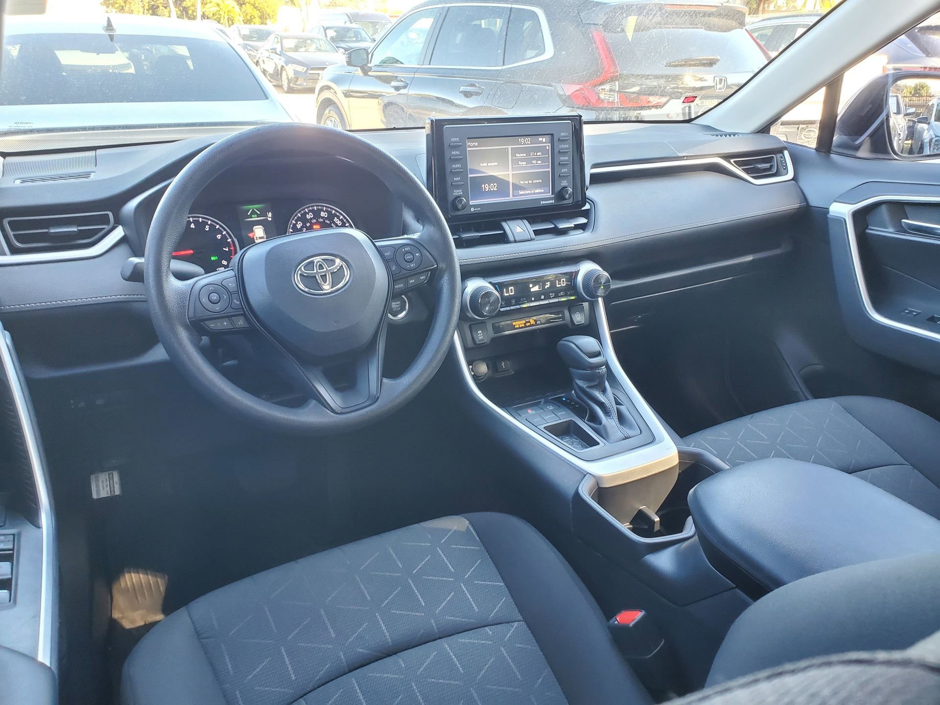Used 2022 Toyota RAV4 XLE image 9