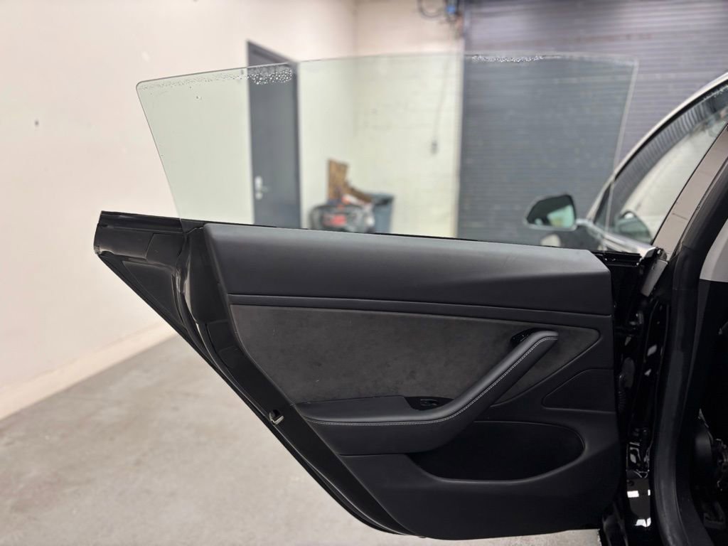 Used 2018 Tesla Model 3 Long Range image 13