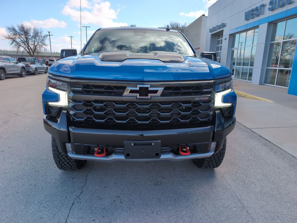 Used 2022 Chevrolet Silverado 1500 ZR2 w/ Technology Package image 3