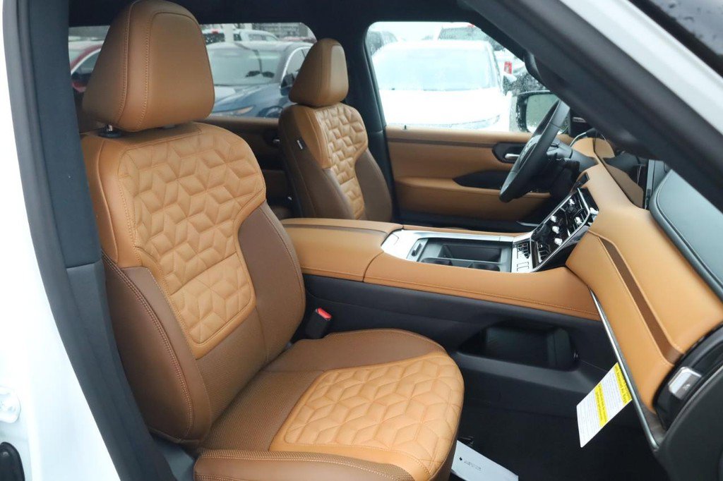 New 2026 Nissan Armada Platinum Reserve image 18