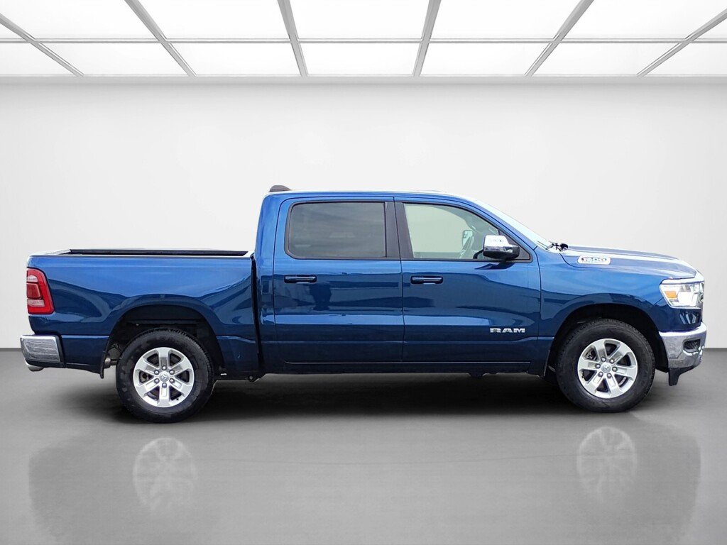 Used 2024 RAM 1500 Laramie AWD/4WD image 6